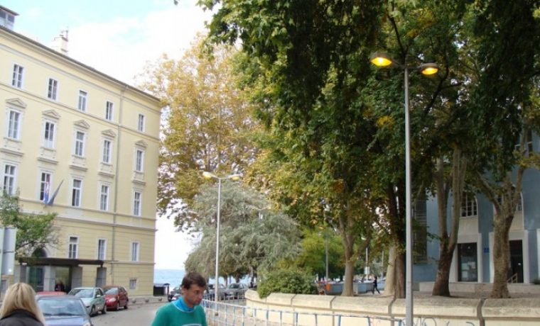 rasvjeta__rektorat_1319022948.JPG