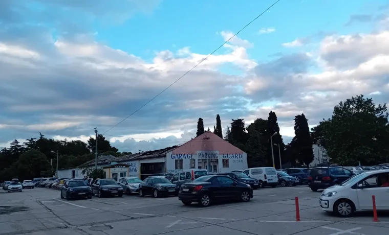 ravnice, garaža ravnice, garaža