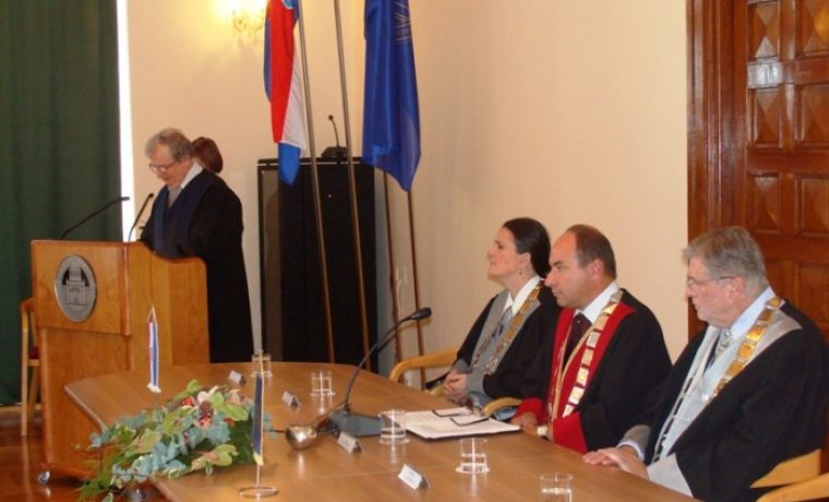 rektor__uprava_1286360058.JPG
