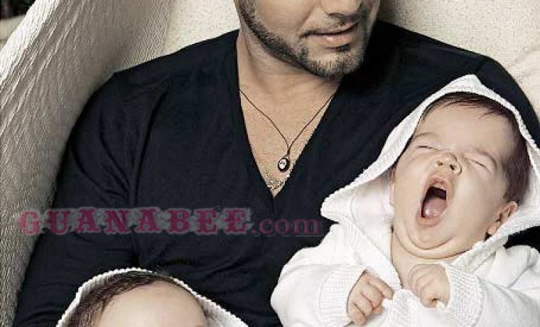 ricky_martin_hola_dec_2008_7_1229029374.jpg