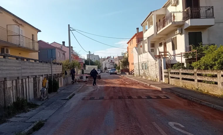 saljska, konektor