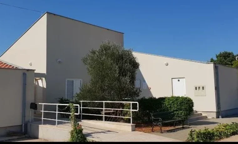 silba, ambulanta, silba, ambulanta,