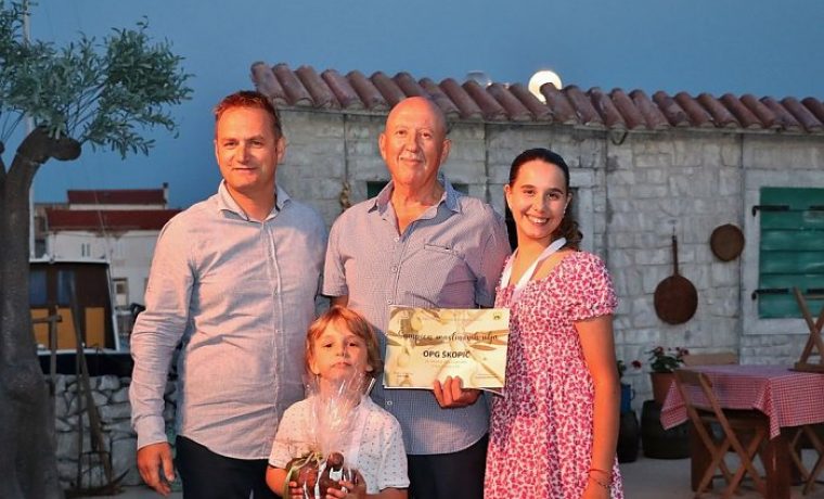 Foto: Naši školji