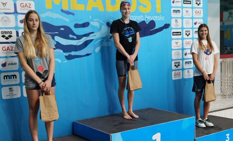 srebrna juniorka Rita Herceg na 200m prsno Foto: PK Zadar