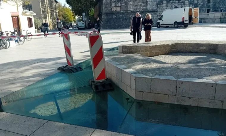 staklo, trg petra zoranića, advent staklo, trg petra zoranića, advent