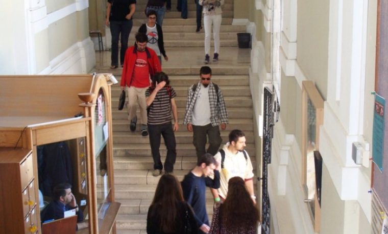 studenti__porta_1275397746.JPG