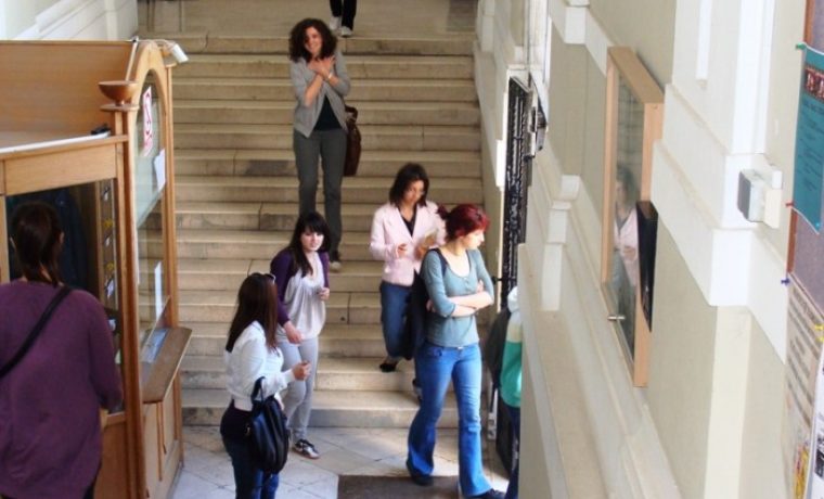studenti__ulaz_1275397794.JPG studenti__ulaz_1275397794.JPG