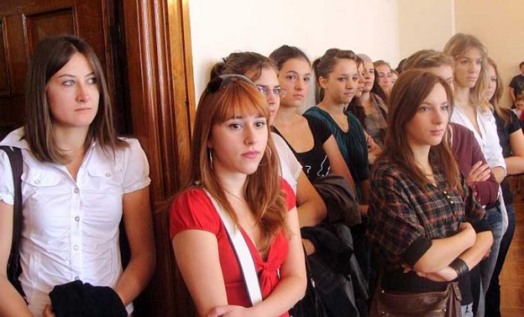 studentice_1254732800.jpg Foto: 057info