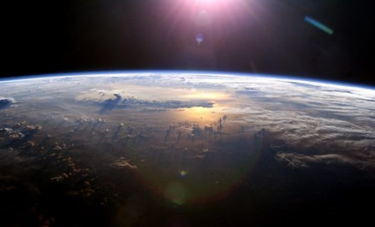 sunset_space_pacific_ocean_thumb_1239351140.jpg