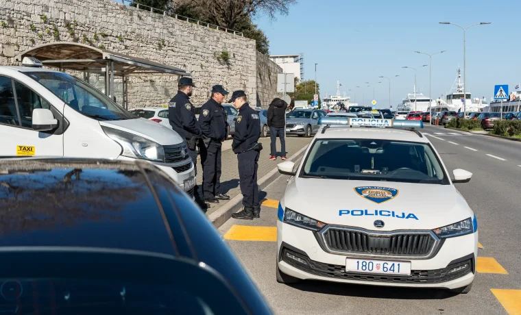 taksisti prosvjed taxi policija (2)