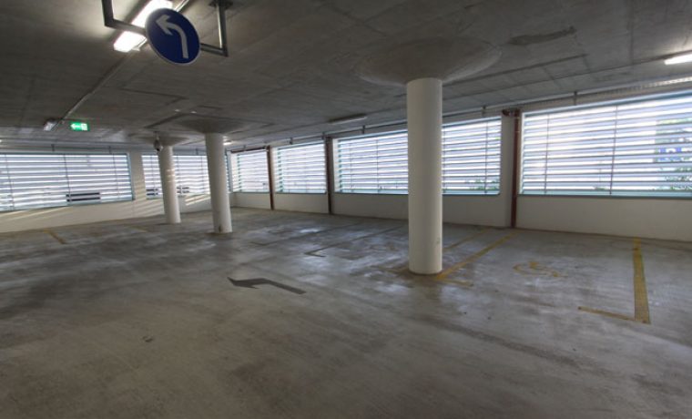 tiz_parking_1_1253320209.JPG