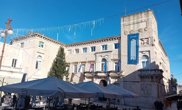 trg, vijećnica trg, vijećnica