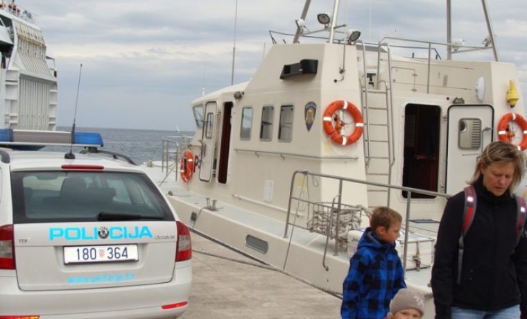 turisti__policija_1336991141.JPG Foto: 057info