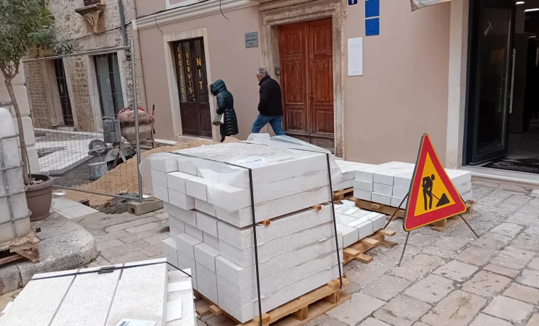 ulica ive prodana, kamen,