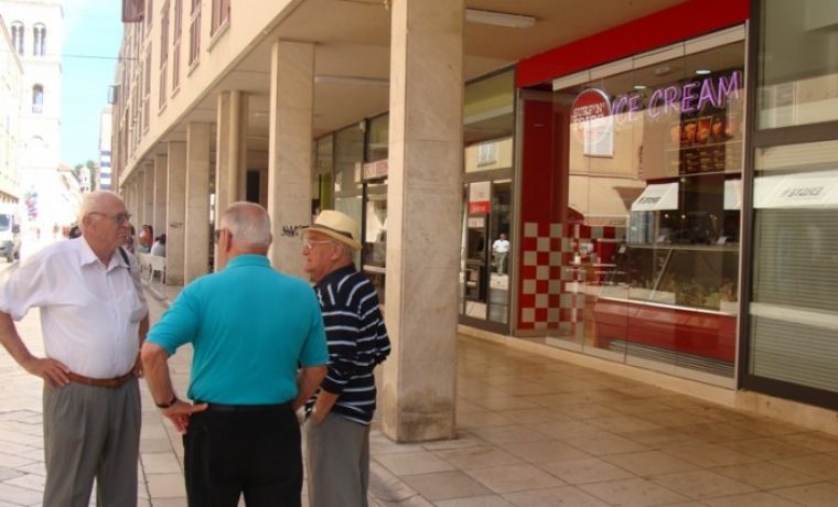 umirovljenici__kalelarga_1339176121.JPG umirovljenici__kalelarga_1339176121.JPG