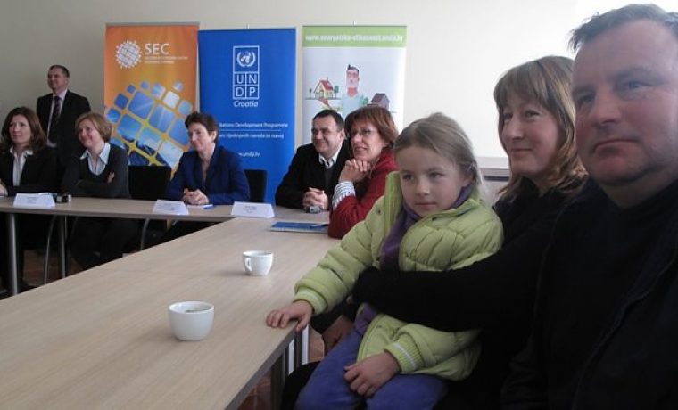 undp__solarna_1339429966.JPG