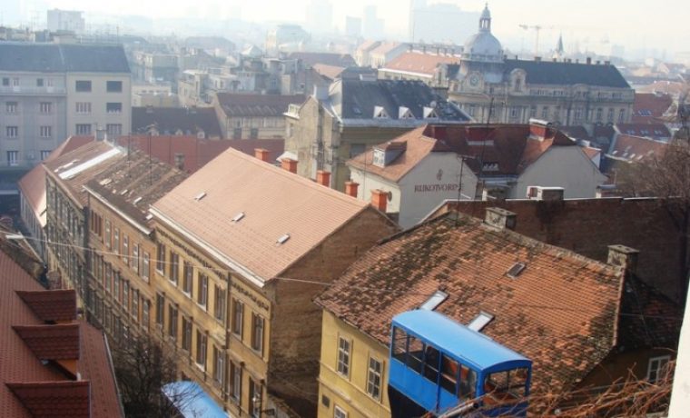 uspinja_a__zagreb_1295509465.JPG Foto: 057 info