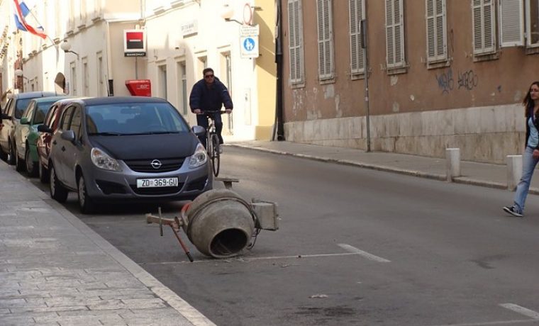 vandalizam__pomorska_1332077072.JPG vandalizam__pomorska_1332077072.JPG