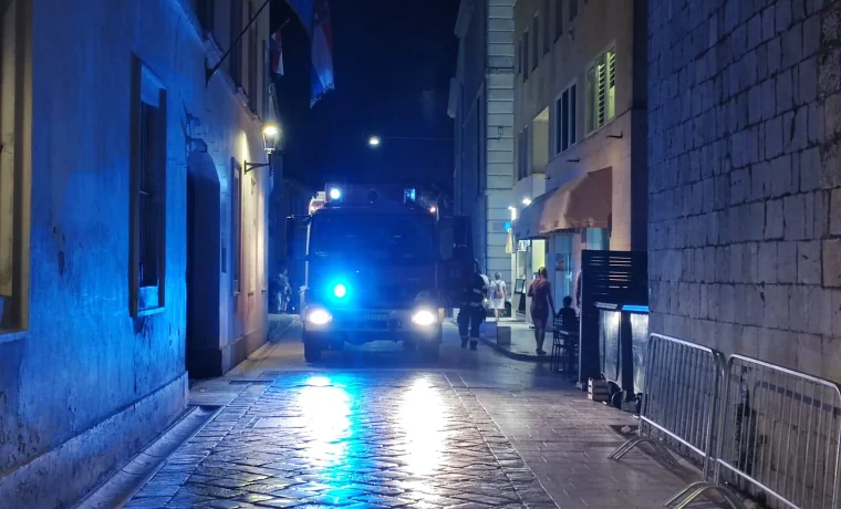 vatrogasci, vodovod. noćna
