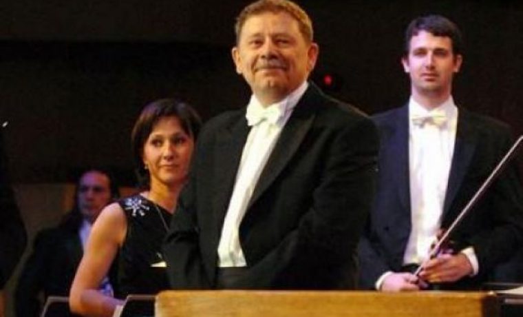 vjekoslav_sutej_ponovno_mi_se_vratila_14817_1253602234.jpg