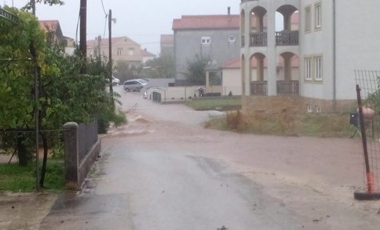 zadar_poplava_ulica_dure_basariceka_1634894580.jpg Foto: 057info